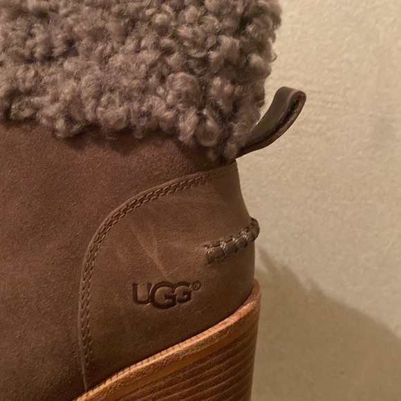Ugg boots - Picture 3 of 5